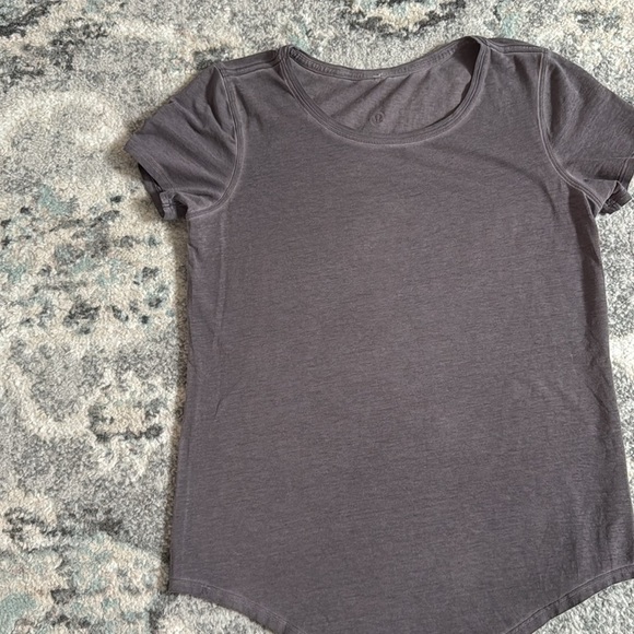 Lululemon Tee - Picture 2 of 9